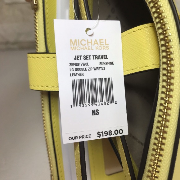 Michael Kors Jet Set Travel Wallet - Picture 9 of 9